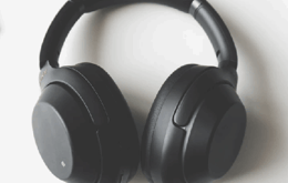 Earbuds vs. Headphones | Back Market